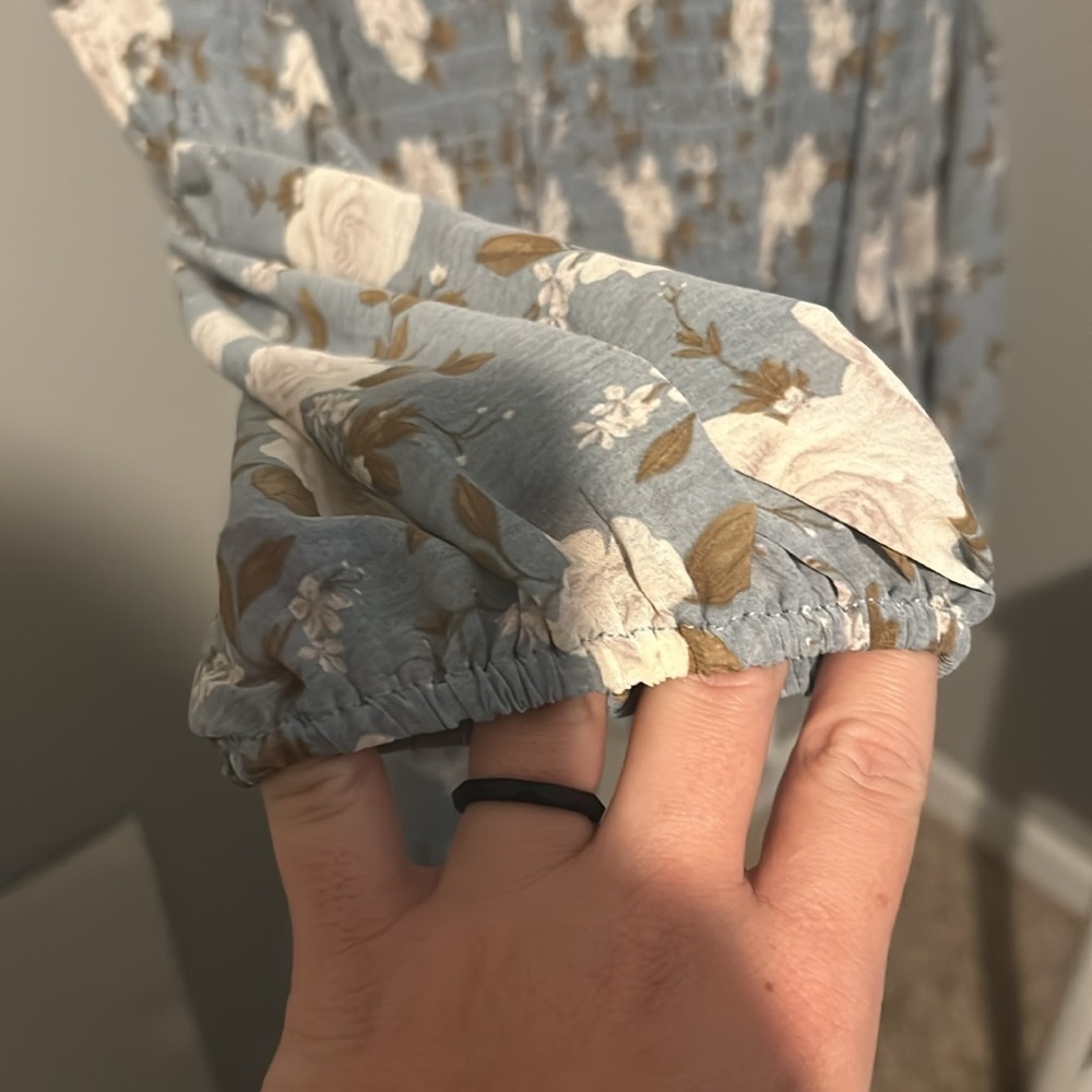 American Eagle Outfitters Small top  E - Picture 3 of 8